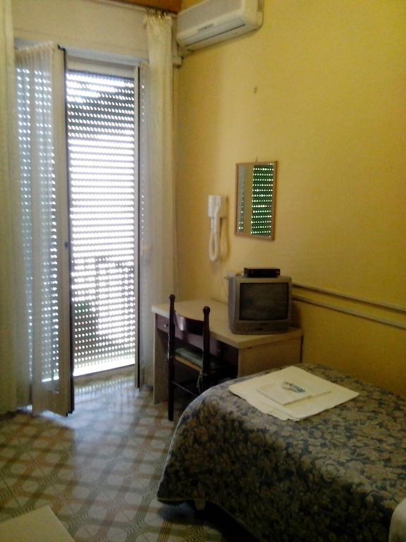 Albergo Da Peppino Poggio Mirteto الغرفة الصورة
